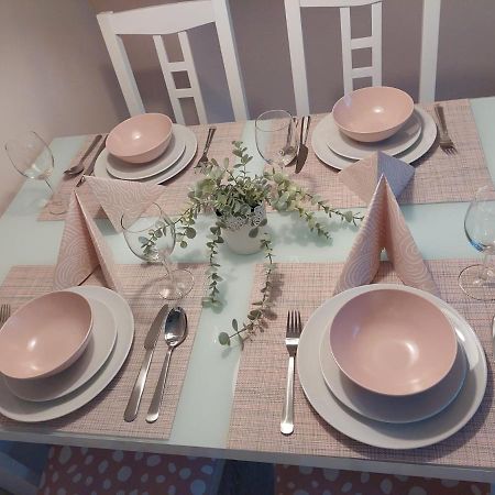 Helles Modern Eingerichtetes Apartment Halle  Екстер'єр фото
