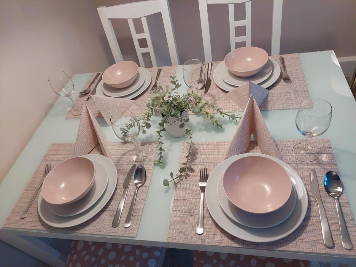 Helles Modern Eingerichtetes Apartment Halle  Екстер'єр фото
