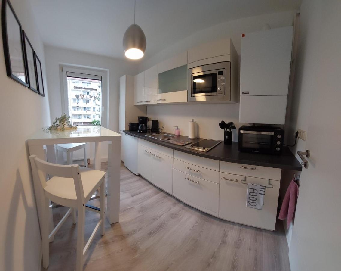 Helles Modern Eingerichtetes Apartment Halle  Екстер'єр фото